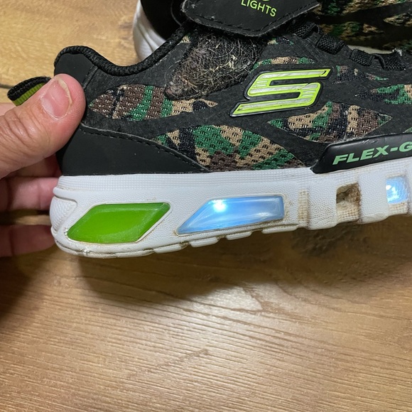 Skechers
S-LIGHTS FLEX-GLOW
Boy’s flashing sneakers - Picture 4 of 7